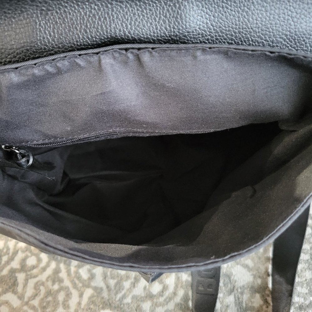 NWT Botikier New York Backpack Style Handbag - Picture 6 of 7